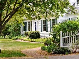 12 Teawaddle Ln, Amherst, MA 01002