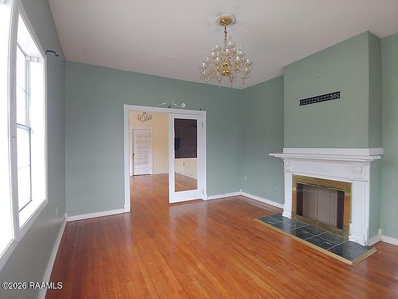 4th image of 608 Ann St