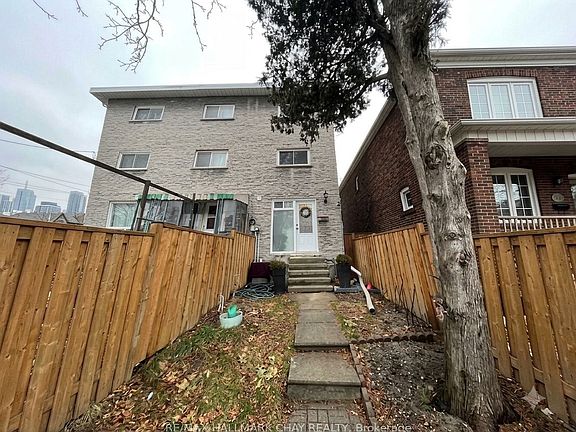 3rd image of 48 Carr St