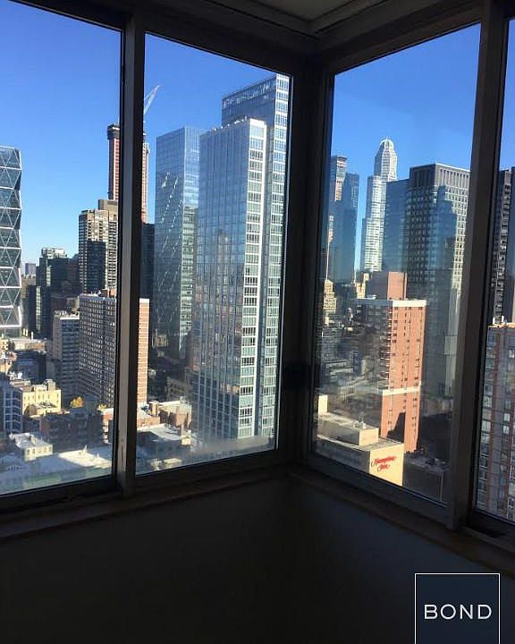 1st image of 350 W 50th St #32