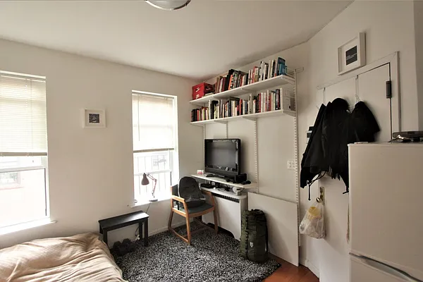 Rented by Wyllie Real Estate | media 17