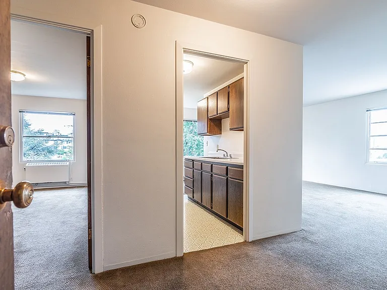 The Queensborough Apartments — Photo 56