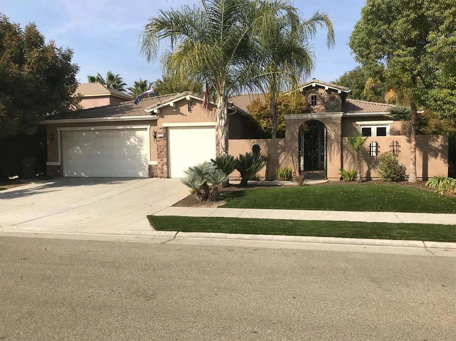 1123 Lester Ave photo 1