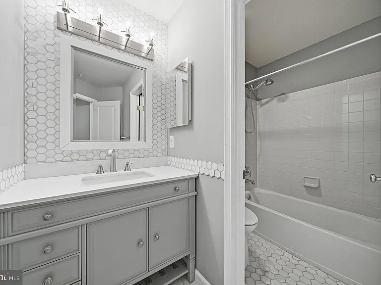 13131 Clarksburg Square Rd — Photo 34