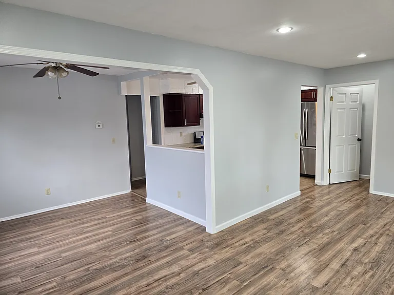 37 E Stroud Ave #B — Photo 6