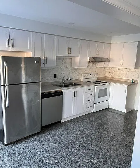 180 Kimono Cres — Photo 4