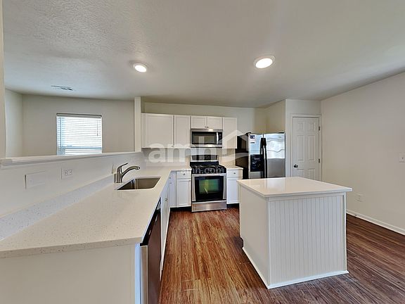 5th image of 1245 Cloverview St