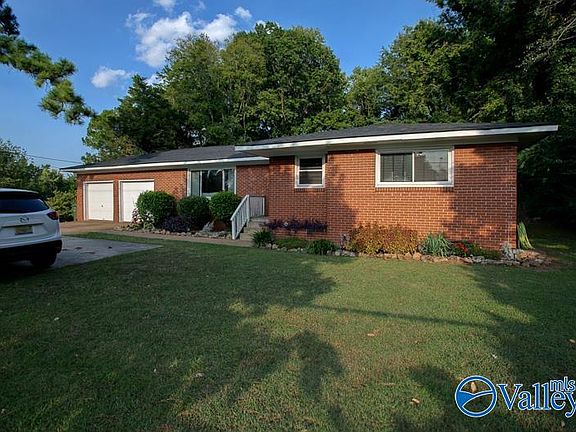 5th image of 900 Jordan Ln NW