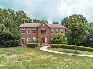 201 Santa Anna Dr, Coraopolis, PA 15108