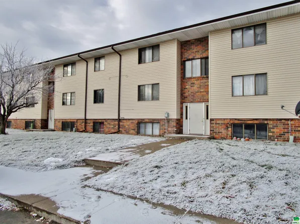 3800 Cedar St, South Sioux City, NE 68776