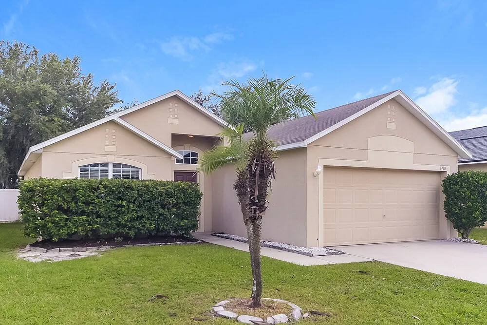 3 bed, 2.0 bath, 1477 sqft, $2,060 — Photo 3