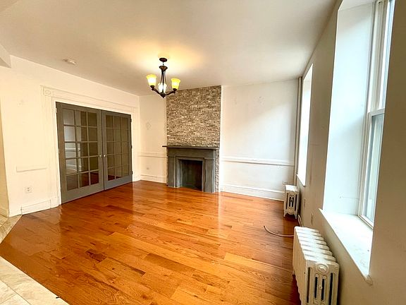 2nd image of 291 7th Ave APT 3R