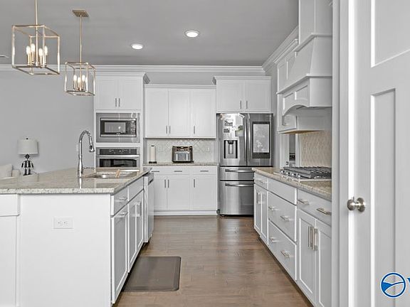 5th image of 402 Tillane Park Cir