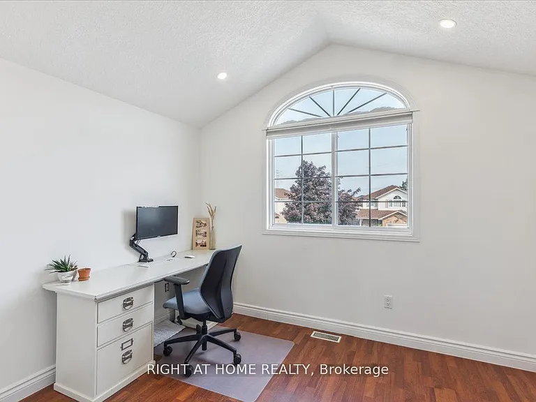 223 Grey Fox Dr — Photo 13
