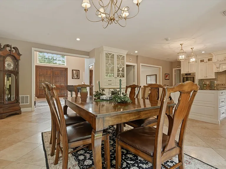 31 Cornwall Ln — Photo 16