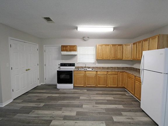 5th image of 2517 N 7th Ave