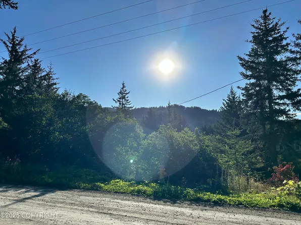 301 Anderson Way, Seldovia, AK 99663