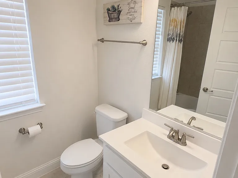 2217 Laguna Dr — Photo 11