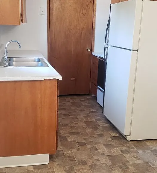 Baker Street Apartments — Photo 3