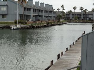 704 Lauderdale Dr, Rockport, TX 78382