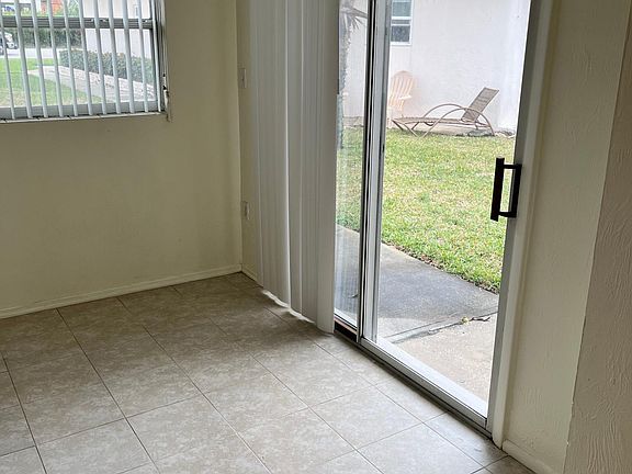 5th image of 2702 S Atlantic Ave APT 4