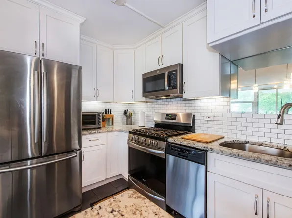 6050 Blvd East image 5 of 42