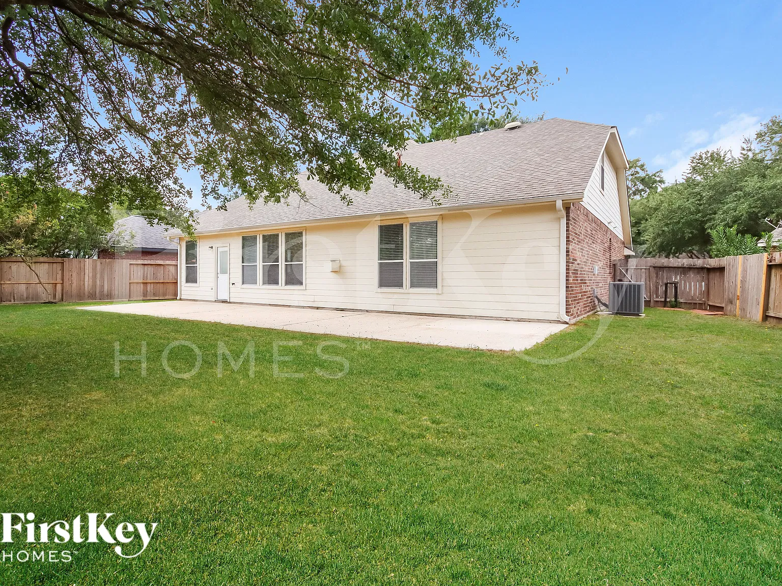 4 bed, 2.5 bath, 2830 sqft, $2,240 — Photo 2