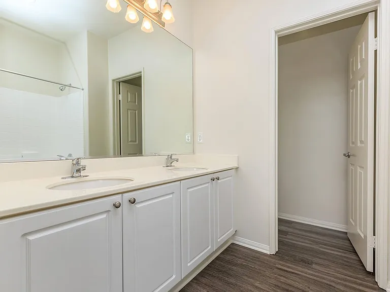 Laurel Terrace Apartment Homes — Photo 46