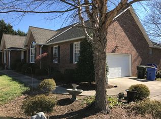 708 Huntingtowne Dr, Kings Mountain, NC 28086
