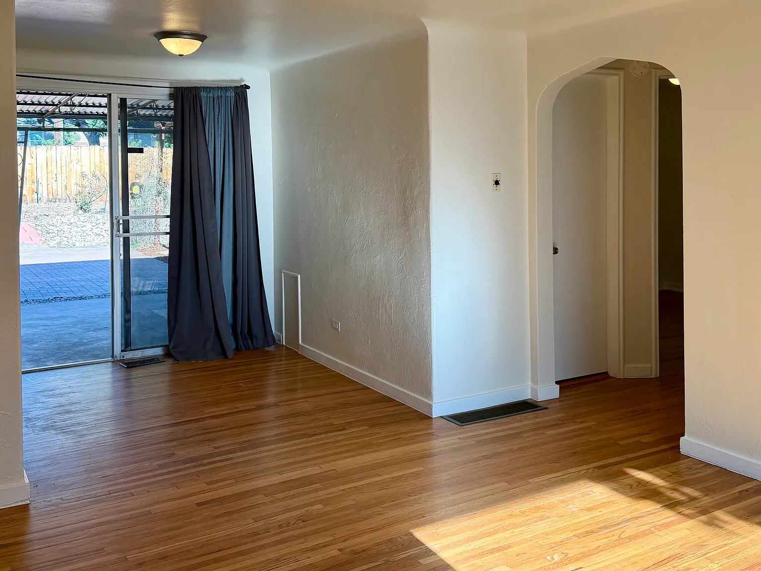 2 bed, 676 sqft, $2,450 — Photo 2