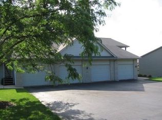 4824 Pine Meadow Pkwy APT 2, Loves Park, IL 61111