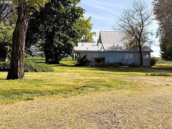 4th image of 75938 Spring Hollow Rd