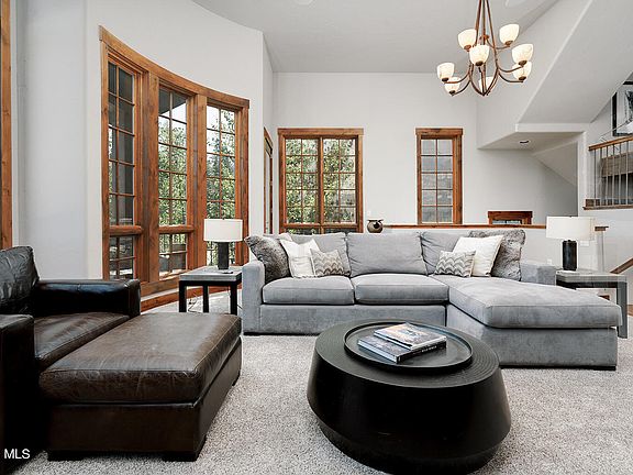 3rd image of 456 Iron Horse Way Way