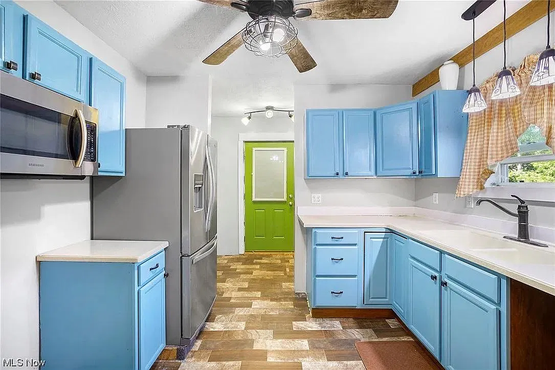 2 bed, 900 sqft, $1,400 — Photo 3