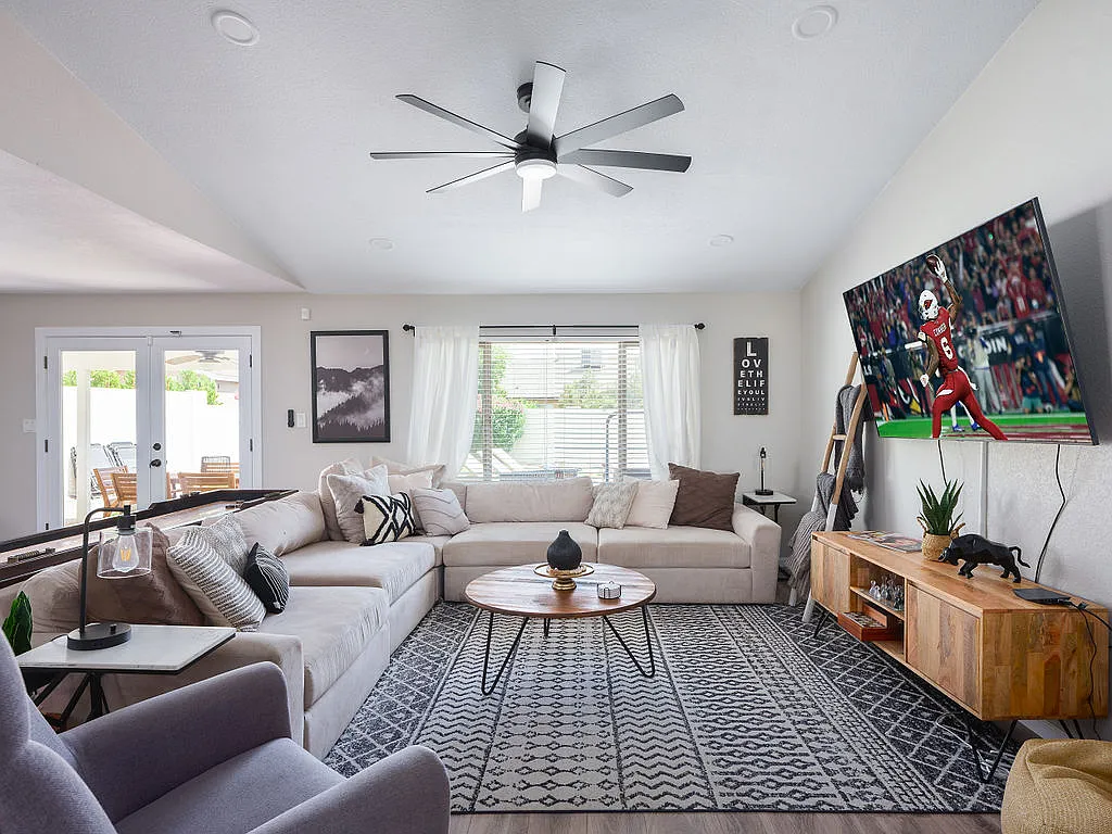4 bed, 1820 sqft, $4,920 — Photo 4