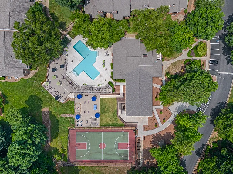 The Retreat at Lake Johnson Apartments — Photo 12