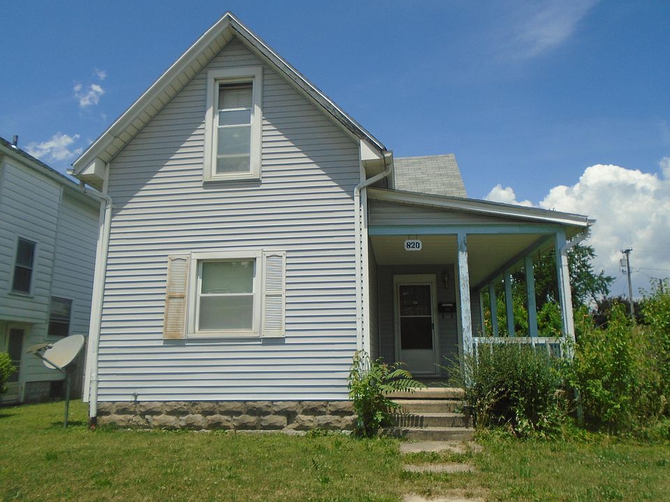 1st image of 820 W Water St