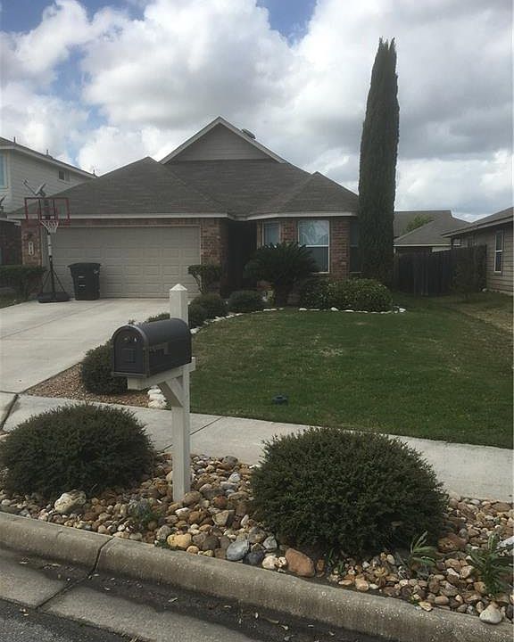 1st image of 914 Lauren St