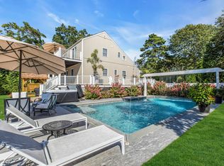 35 Grant Blvd, Hampton Bays, NY 11946