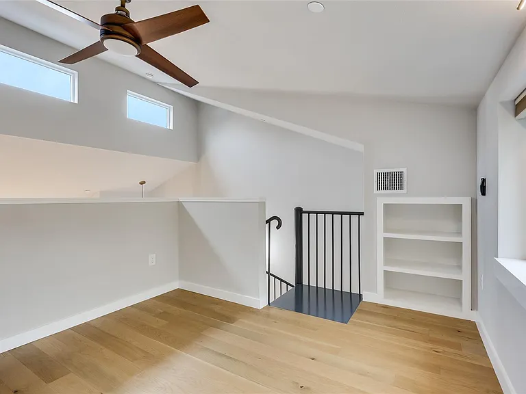 913 Duncan Ln #203 — Photo 14