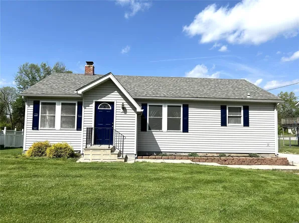 7 Maple Dr, Caseyville, IL 62232