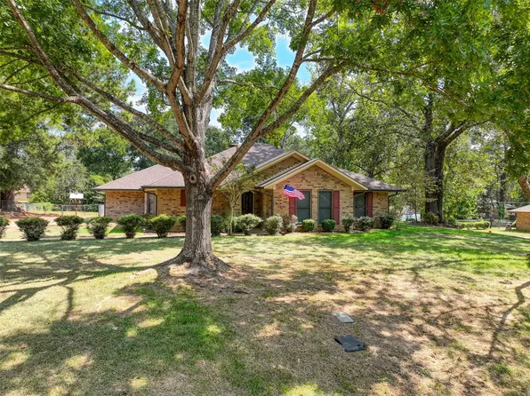 1690 An County Rd #359, Palestine, TX 75803