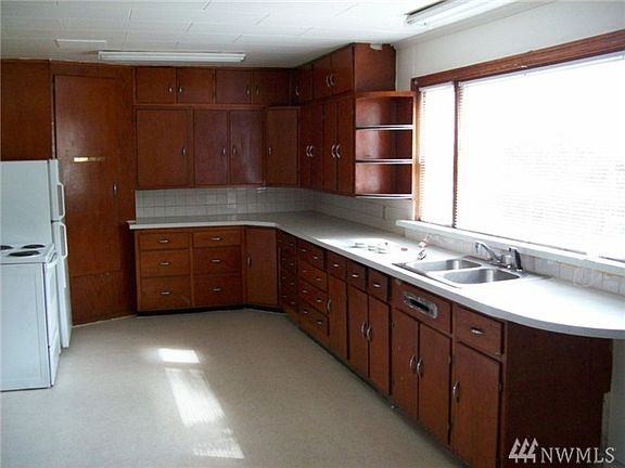 5th image of 3118 Lombard Ave APT 6