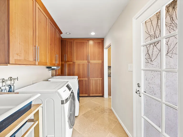 1237 W Oak Ave — Photo 11