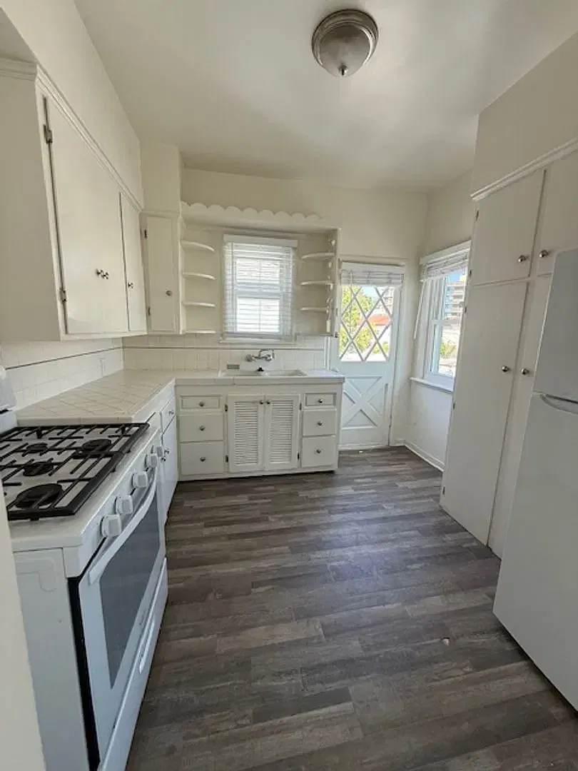 2 bed, 1.5 bath, 1200 sqft, $3,495 — Photo 2