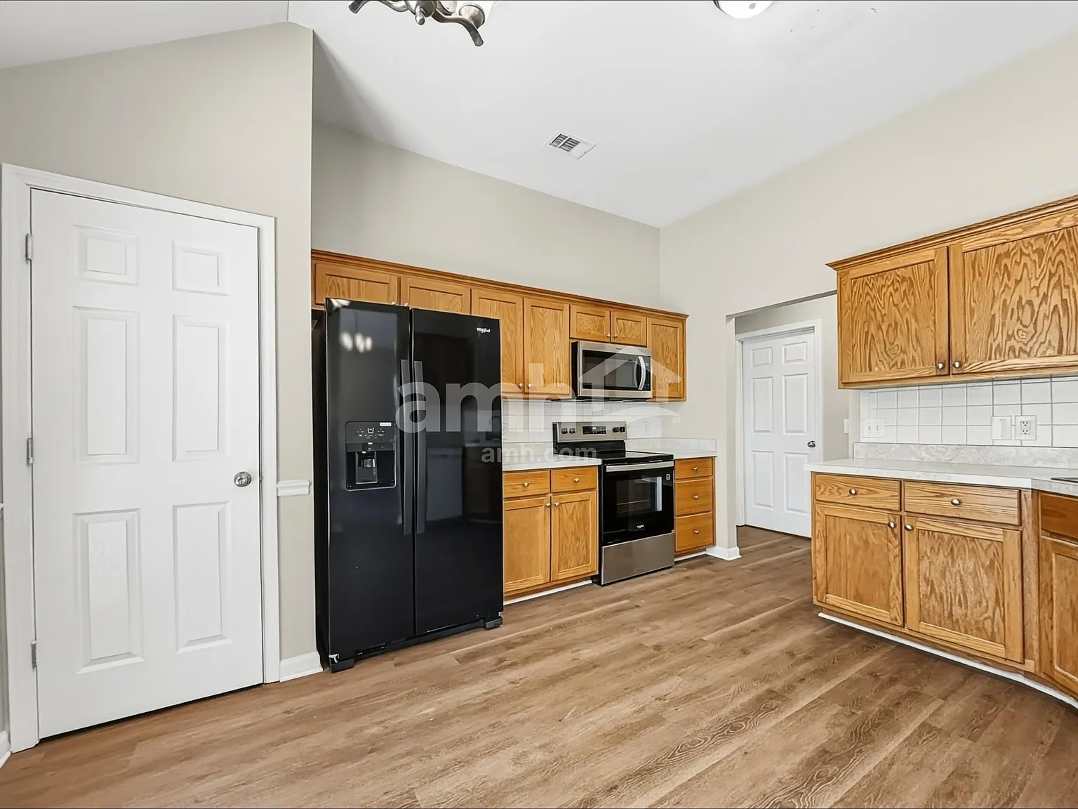 3 bed, 2.0 bath, 1459 sqft, $2,190 — Photo 4