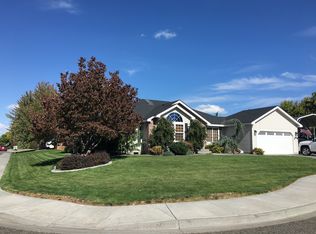 1825 NW 104th St, Clive, IA 50325