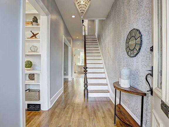 Main Level - Foyer