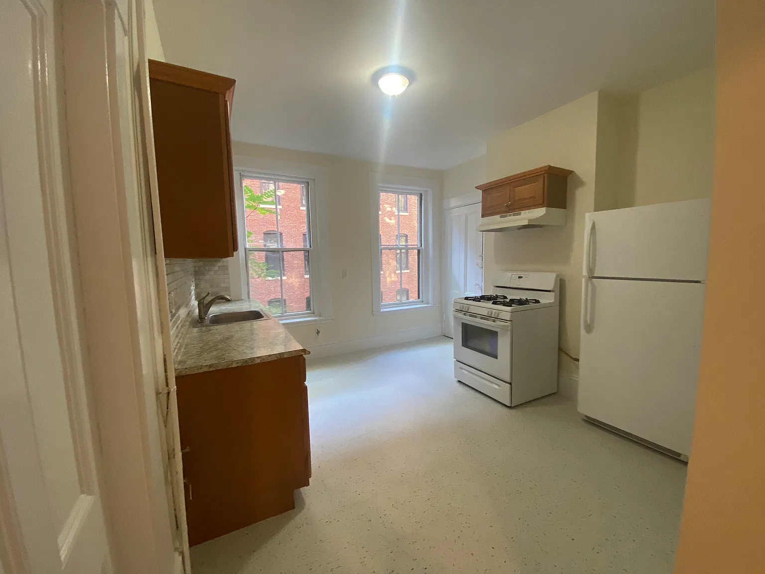 3 bed, $4,800 — Photo 2