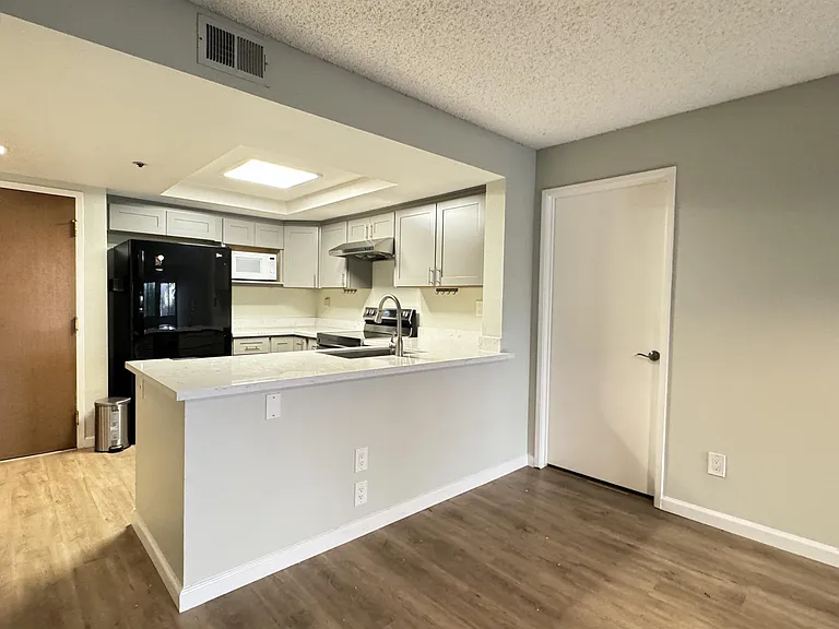 545 Pierce St #2110 — Photo 3